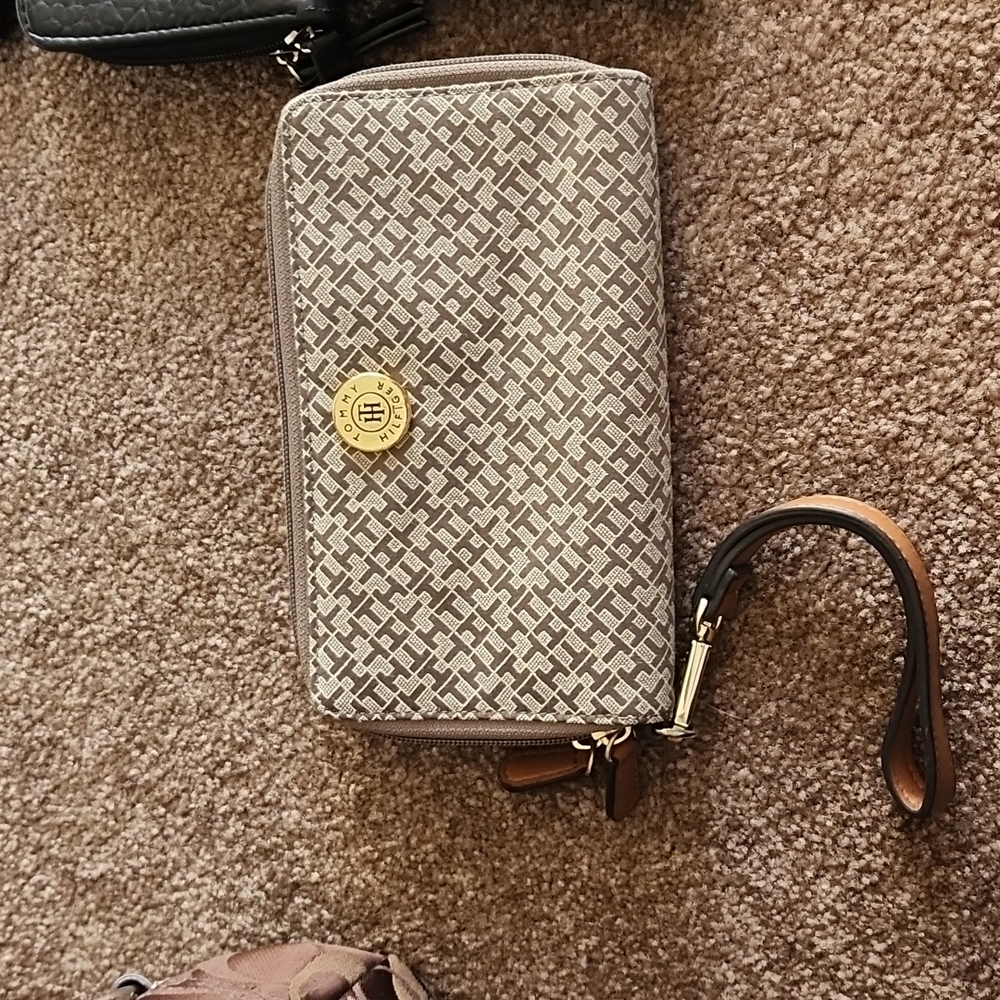 Tommy Hilfiger Wallet